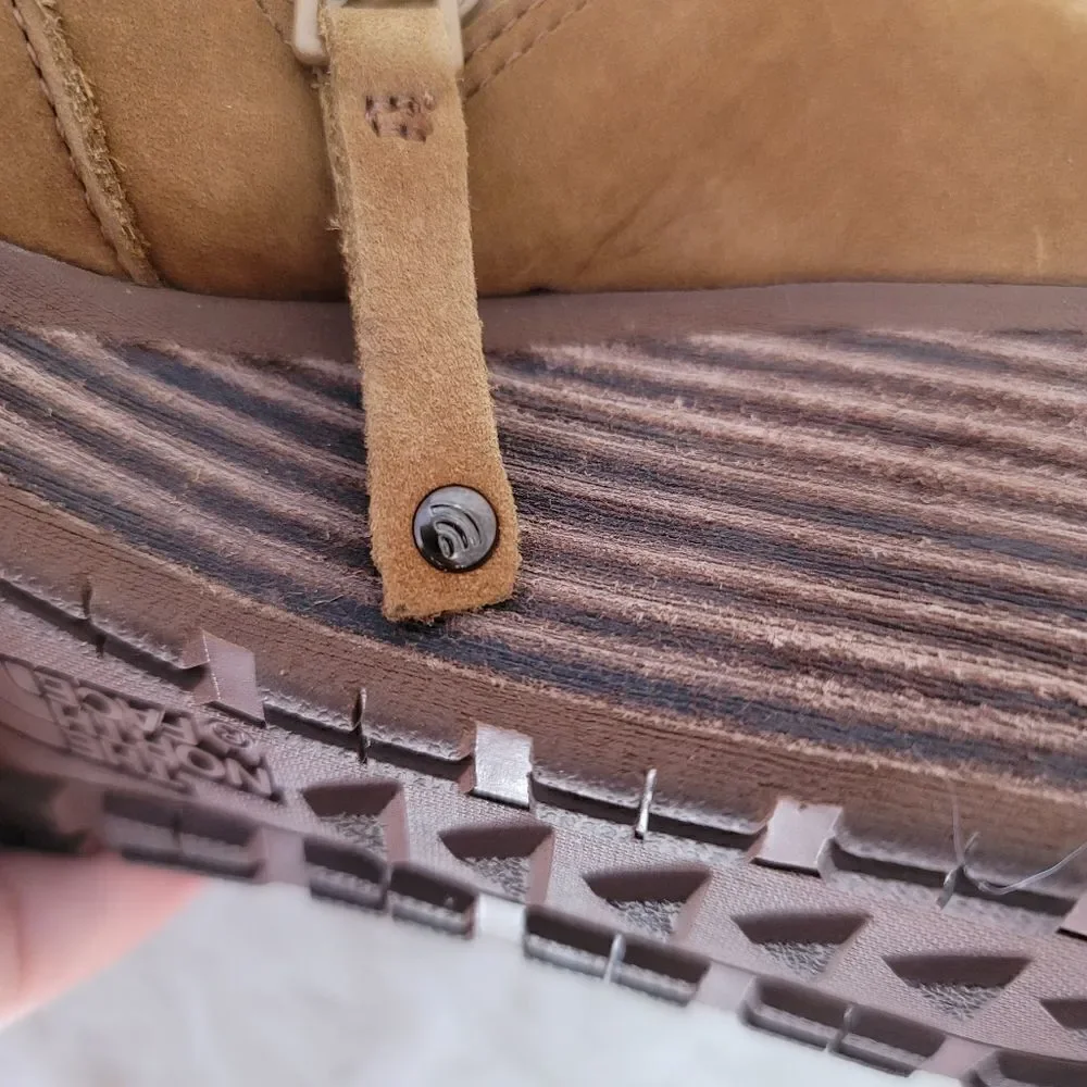 The northface Bridgeton wedge booties size 9 (K)